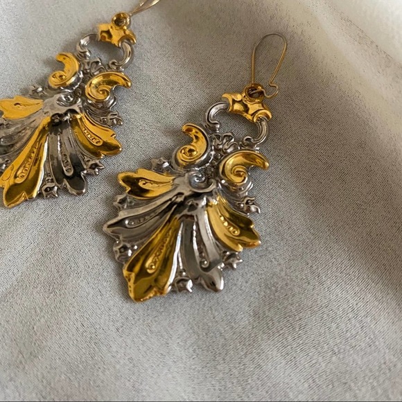 VTG Gold Silver Parisian Design Dangle Earrings - Picture 2 of 5